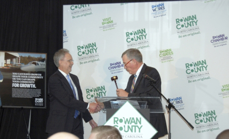 GAVEL PASSED TO NEW CHAIR AT ROWAN CHAMBER 91st ANNUAL GALA